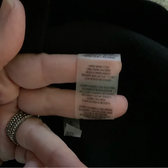 NWT Calvin Klein Black Pullover V-Neck Sweater - Picture 5 of 9